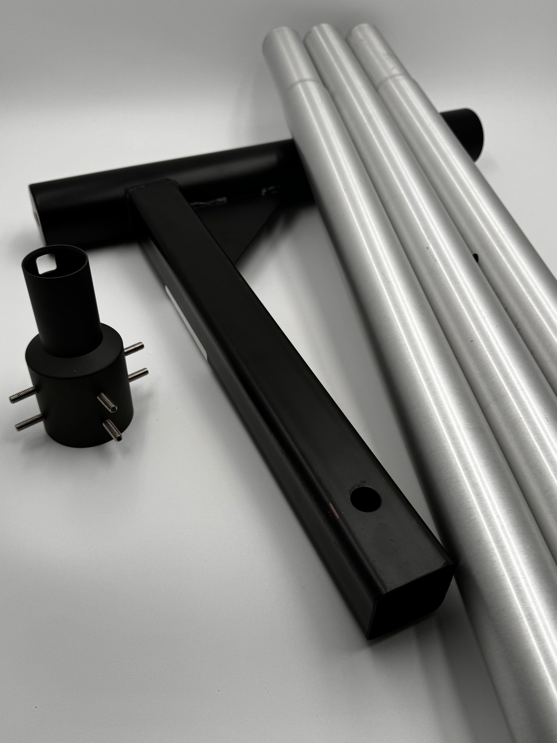 Satellite Mount Kit – 3 Extra-Tall Poles, Hitch Mount, Gen 2 Adapter & Travel Bag